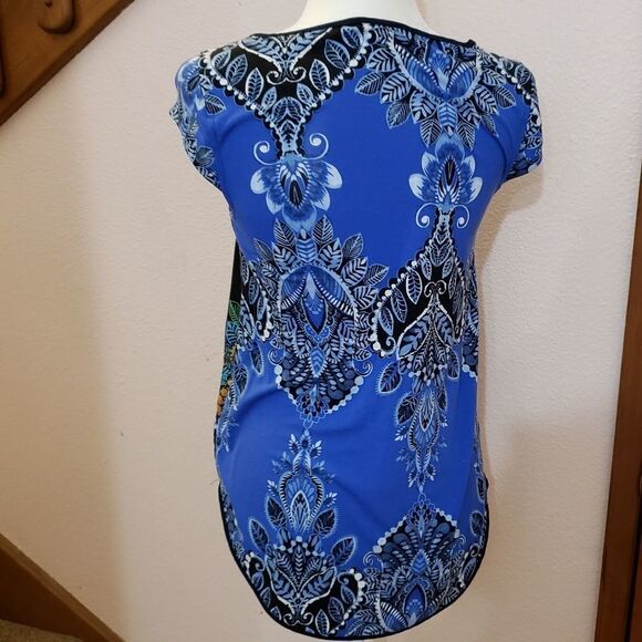 *The Limited casual top, Size XS - Picture 2 of 3